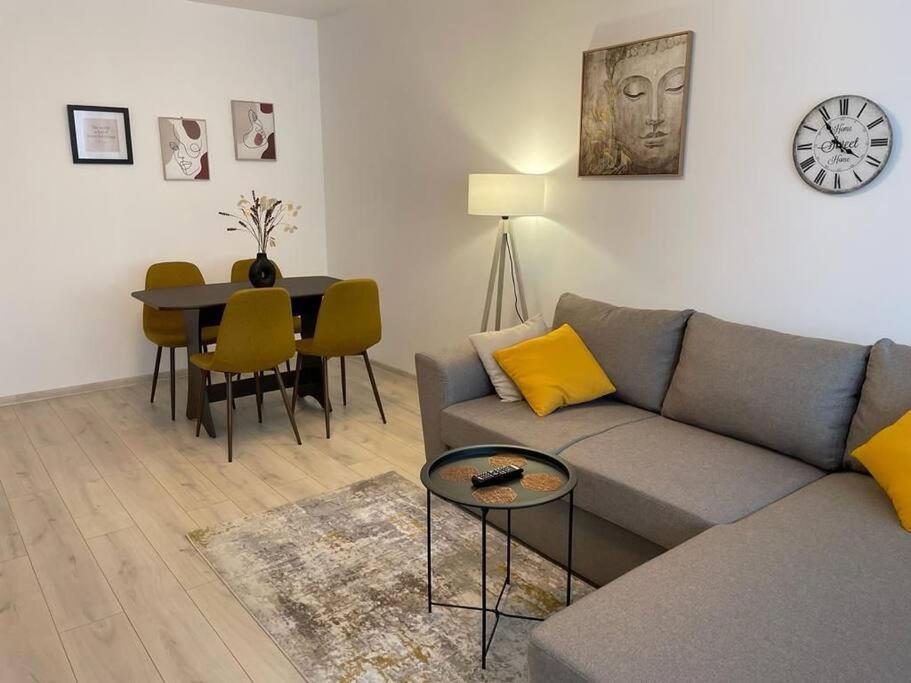 Apartment Mav Bucharest *