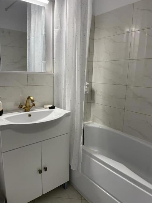 Mav Bucharest Appartamento Bucarest